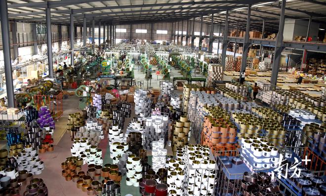 前三季度電白八項(xiàng)主要經(jīng)濟(jì)指標(biāo)領(lǐng)跑全市 化學(xué)原料與化學(xué)制品制造業(yè)成關(guān)鍵驅(qū)動(dòng)力